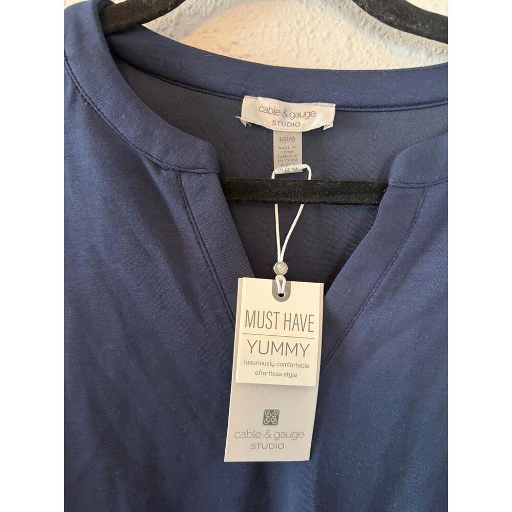 NWT Cable & Gauge Studio Navy Blue Blouse size L. Plush fabric - Picture 2 of 4